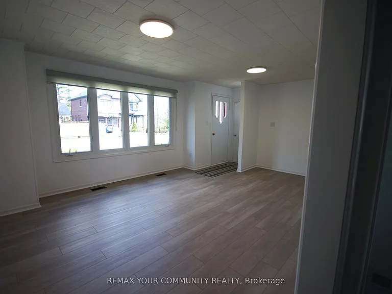 40 Burkholder St — Photo 3