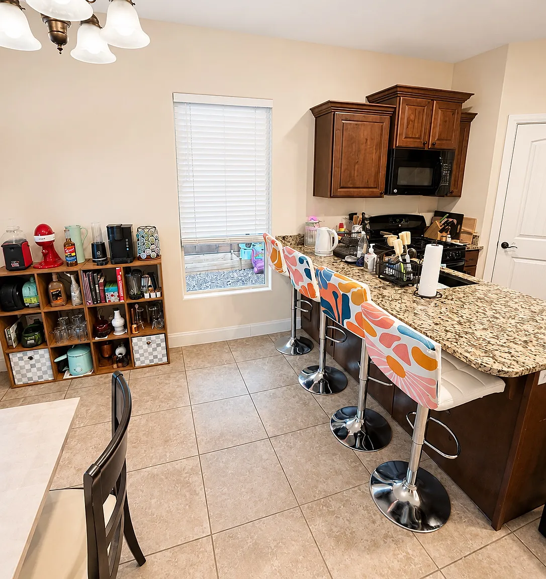 3 bed, 1690 sqft, $650 — Photo 3