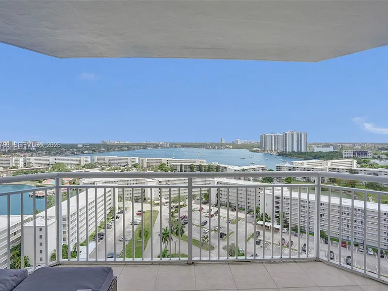 18021 Biscayne Blvd #1804 — Photo 5