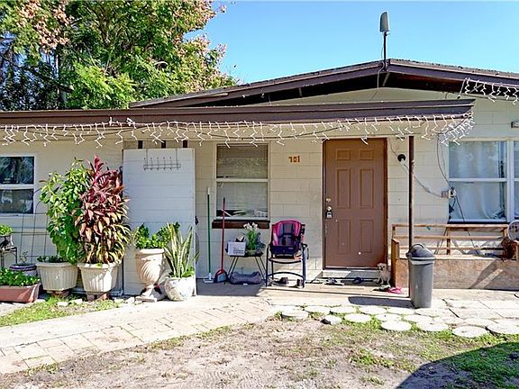 3rd image of 701 Solandra Dr