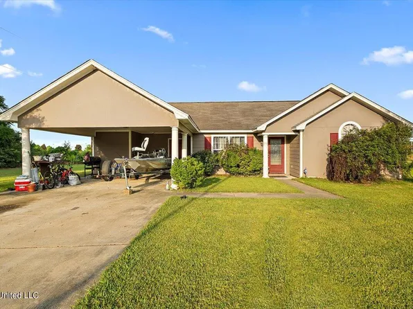 2271 Azalea St, Yazoo City, MS 39194