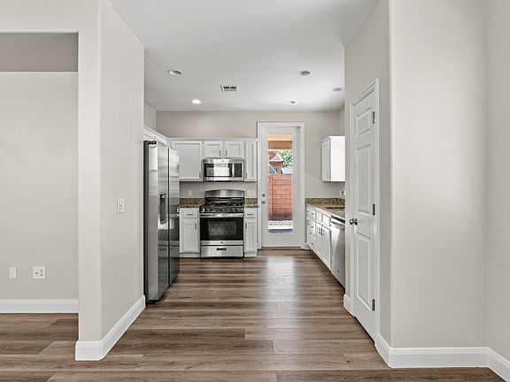 5th image of 945 N Slow Creek Ln