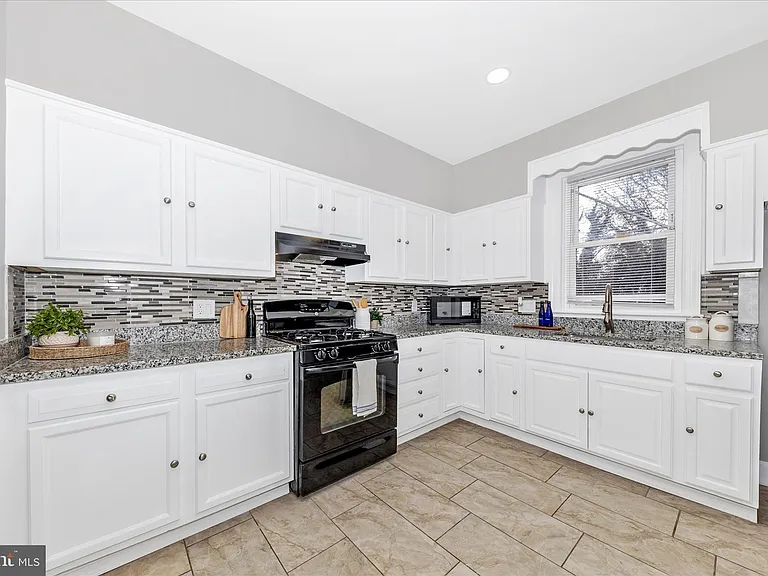 2905 Goodwood Rd — Photo 14