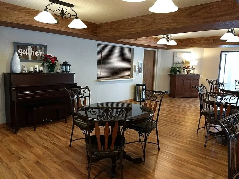 Island Place Apartments - On the River — Photo 28