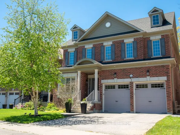 566 Maitland Dr, Pickering, ON L1W 0A8