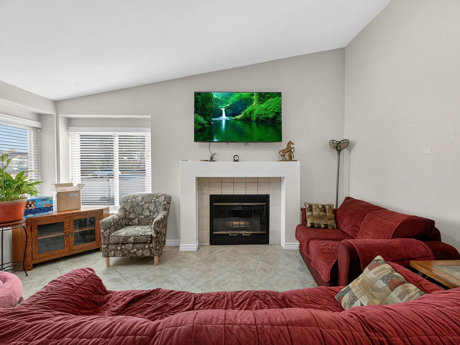 3 bed, 1232 sqft, $3,200 — Photo 4