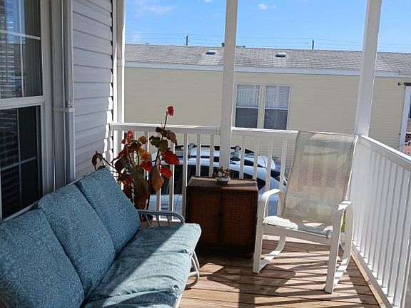4th image of 37 Hopetown Rd #37