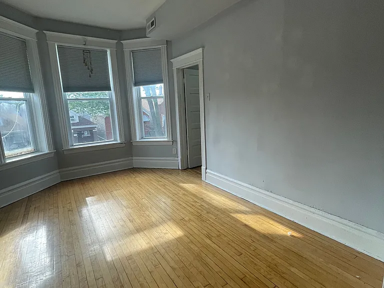 2431 S Christiana Ave #2F — Photo 2
