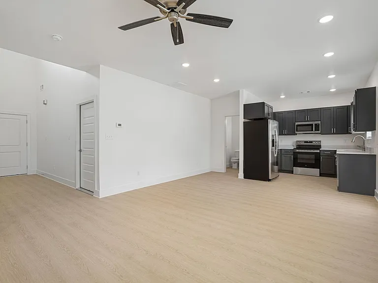 2713 SW Shackelton Ave #1 — Photo 58