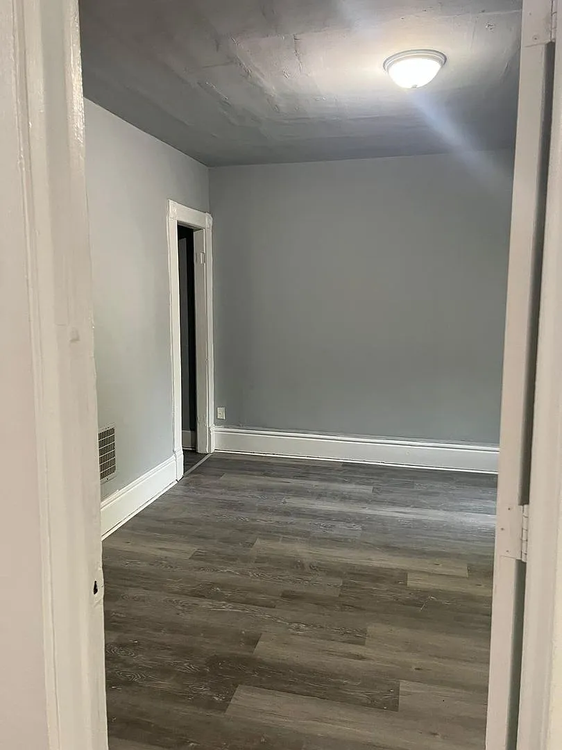 1320 Maple St. (Duplex) — Photo 2