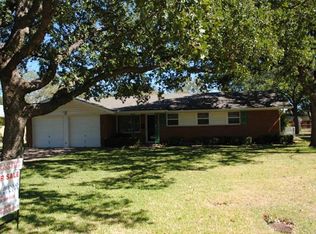 1225 Rolling Hills Dr, Graham, TX 76450