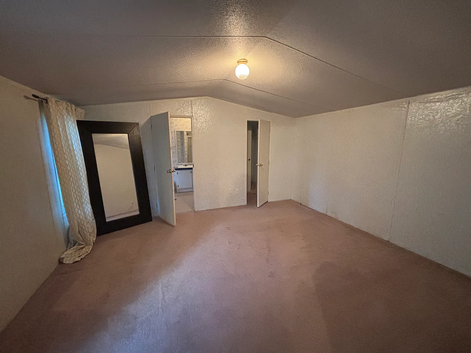 3 bed, 1216 sqft, $1,000 — Photo 3