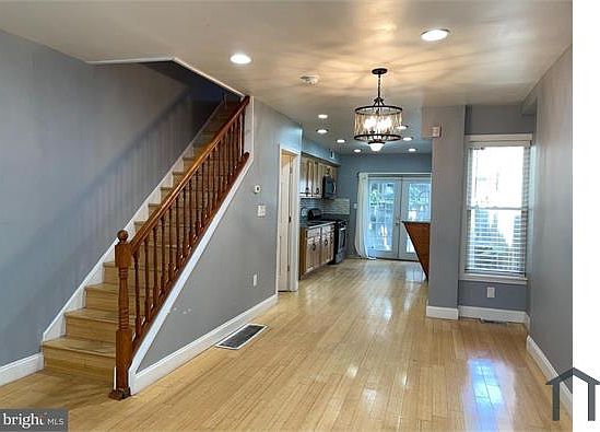 1st image of 2027 Oakford St
