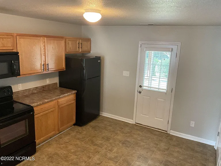 27 Doris Ave E #501 — Photo 6