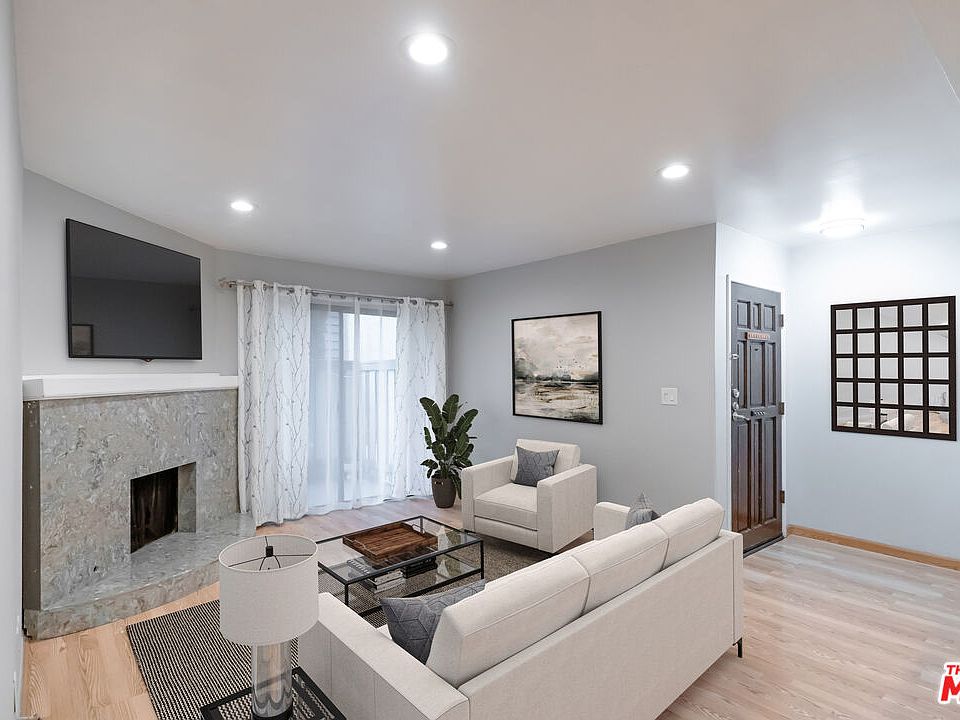 1st image of 15511 Sherman Way APT 17