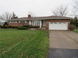 6401 Grauer Rd, Niagara Falls, NY 14305