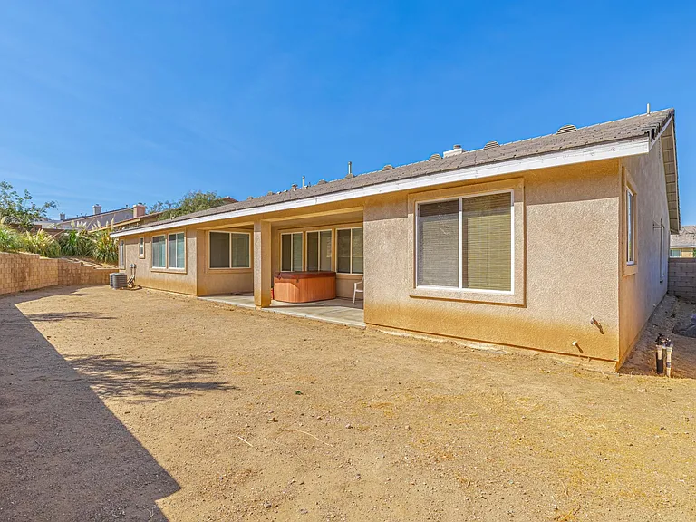 5542 Las Brisas Ter — Photo 39