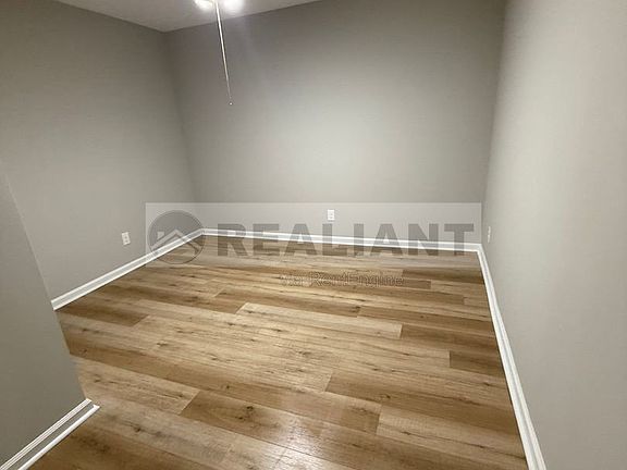 5th image of 2069 Fontaine Rd #4