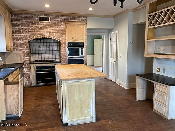 5th image of 6 Moss Forest Pl