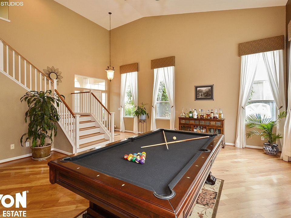 1st image of 1327 Crystal Hollow Ct