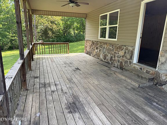 3rd image of 318 Lee Rd