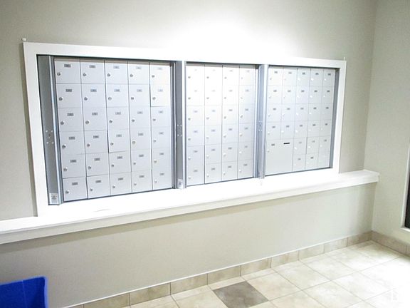 5th image of 508 Albany Way NW #401