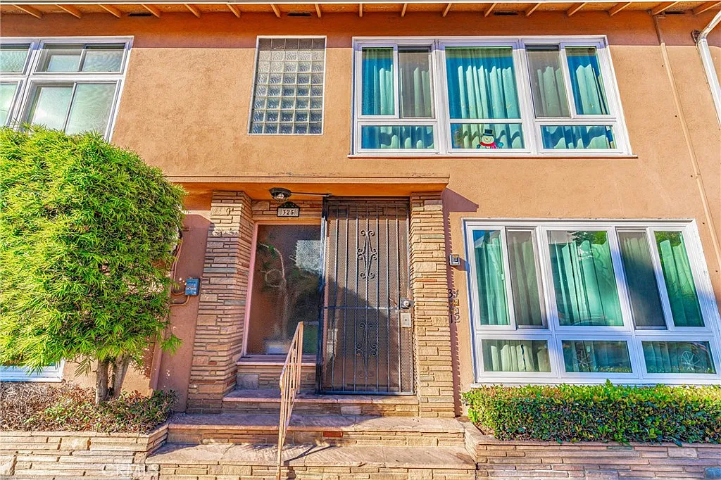 2 bed, 885 sqft, $2,000 — Photo 3