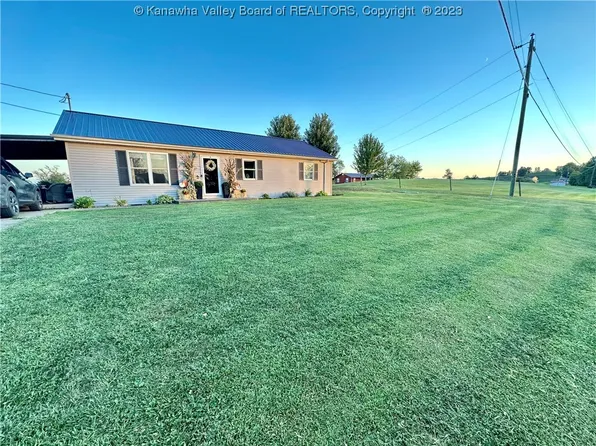 278 Blaine Dr, Evans, WV 25241