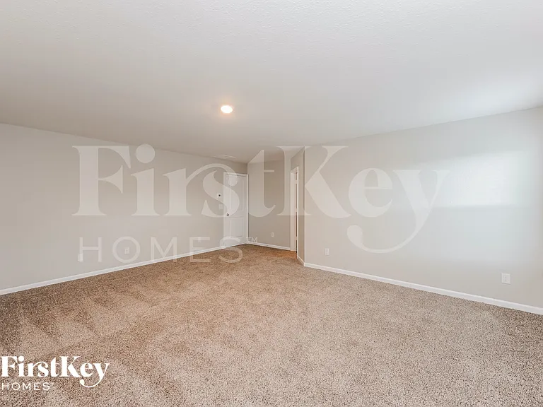 124 Innis Brook Cir — Photo 8