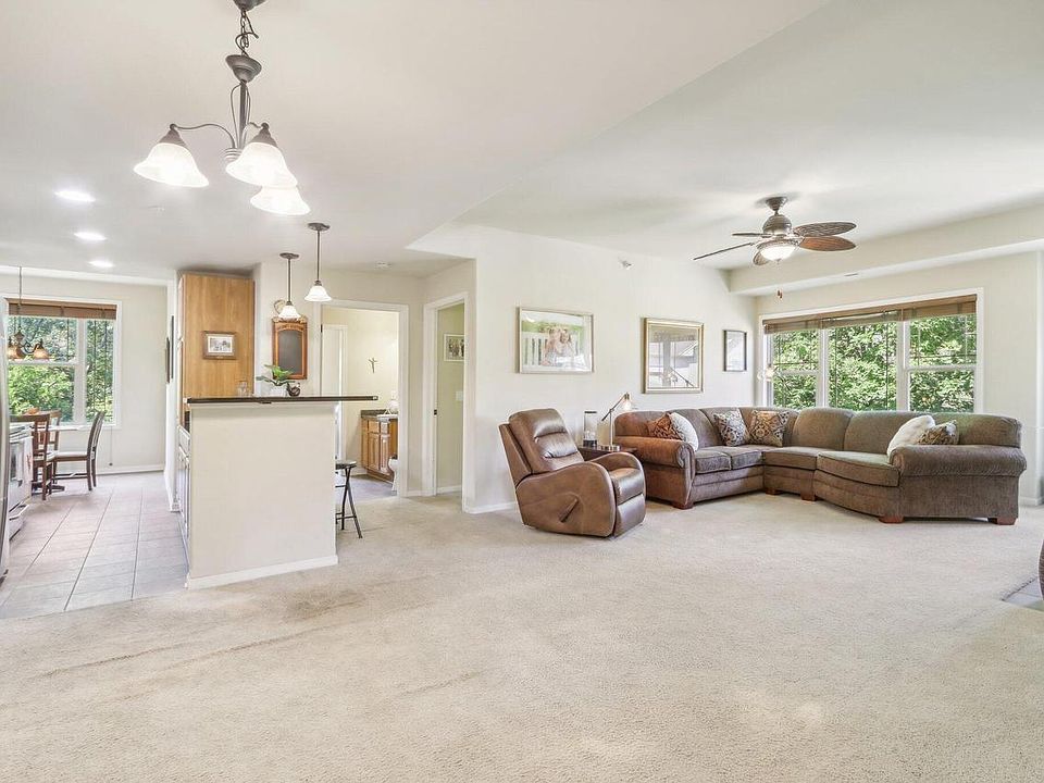 Woodlake Village 8695 S Deerwood Ln Franklin WI Zillow