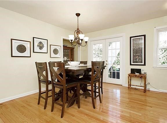 Casual seating in the kitchen.