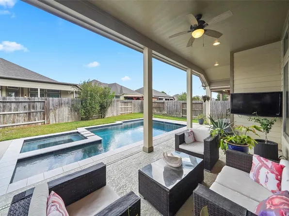 2910 Acorn Oaks Drive, Katy, TX 77493