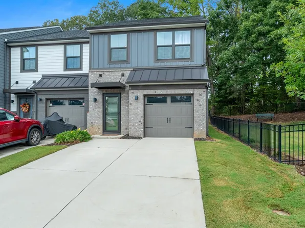 4 Connaught Ct, Mauldin, SC 29662