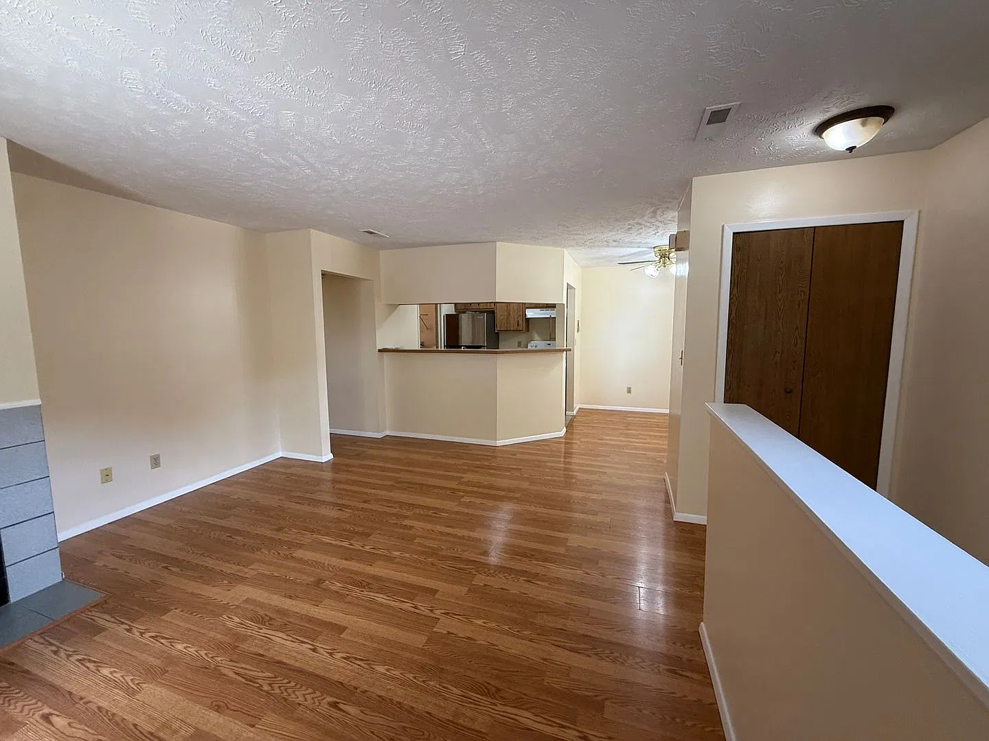 2 Bedroom, 2 Bath Broadview Heights — Photo 3