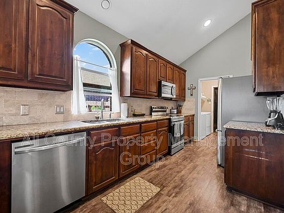 3rd image of 5321 Thornbush Dr
