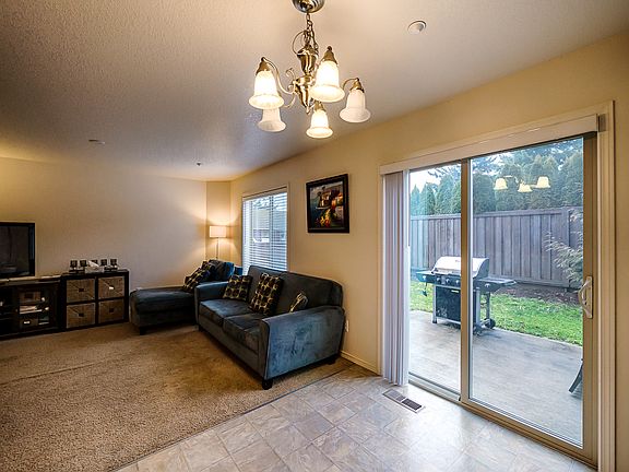 5th image of 800 NE 109th Ct