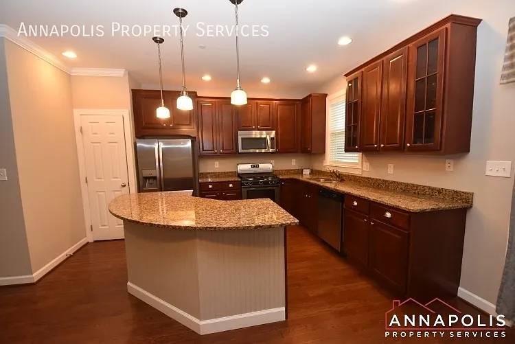 102 Carraway Ln — Photo 2