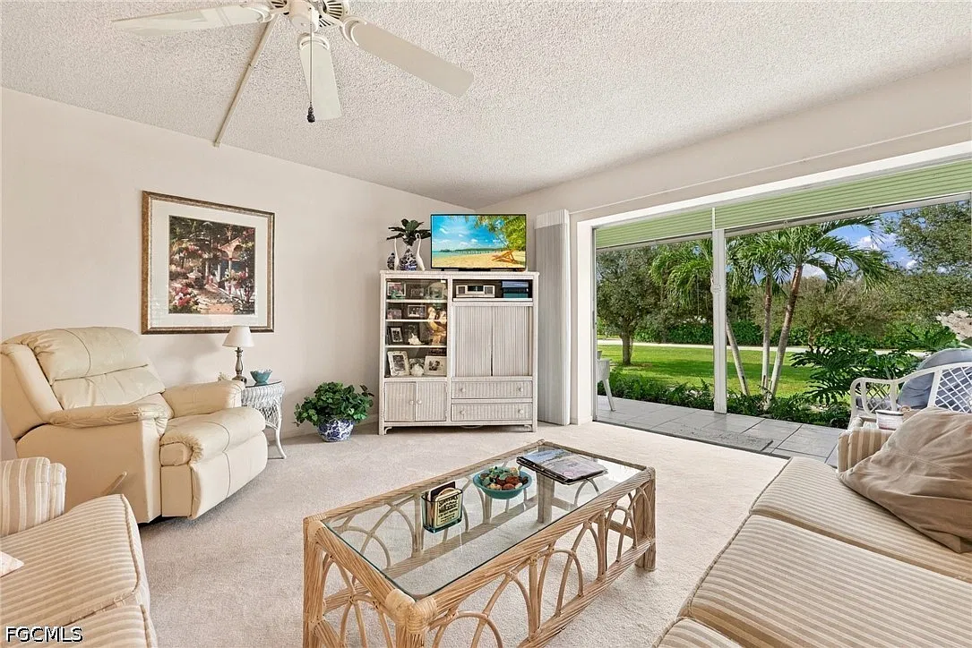 2 bed, 2.0 bath, 1300 sqft, $5,500 — Photo 4