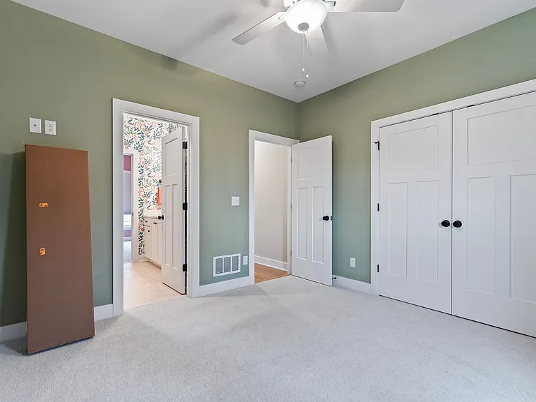 3222 Catalpa Farms Dr — Photo 35