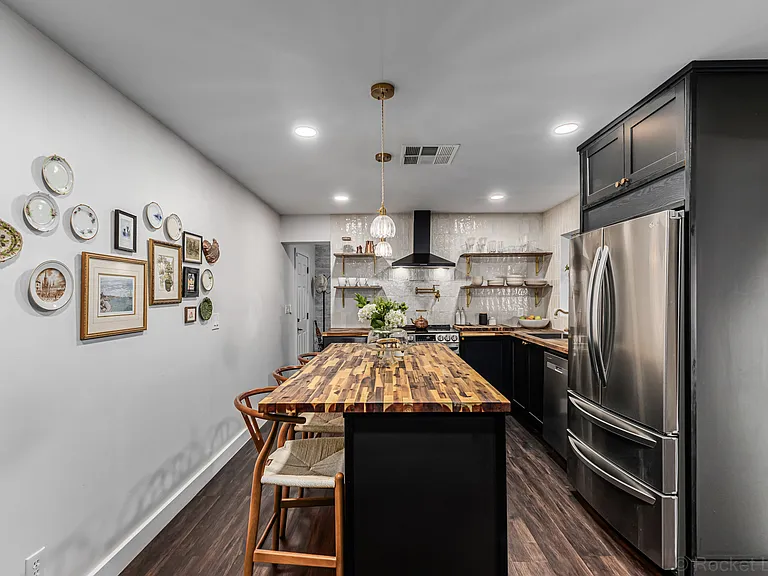 2200 N Los Altos Dr — Photo 15