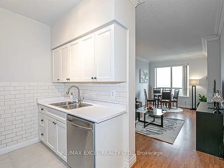 2 Clairtrell Rd #801 — Photo 9