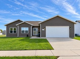 219 Autumn Dr, Delavan, WI 53115