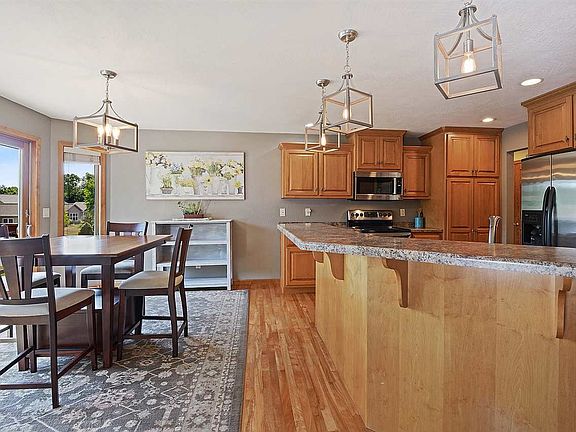 Kitchen Dining Area.