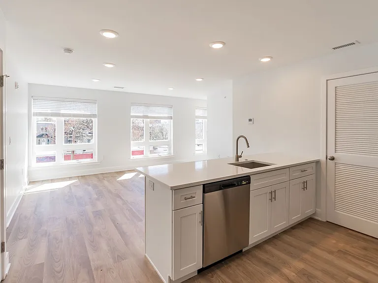 1616 N Bailey Street — Photo 4