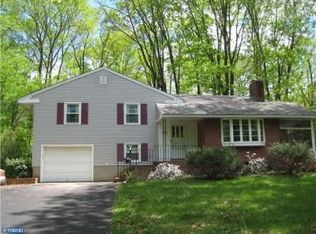24 Timberlane Dr, Pennington, NJ 08534