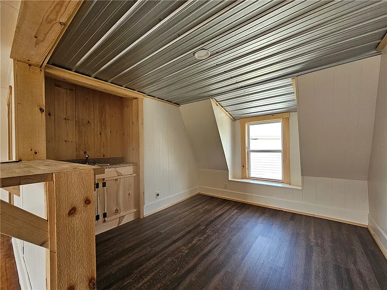 207 East Ave — Photo 14