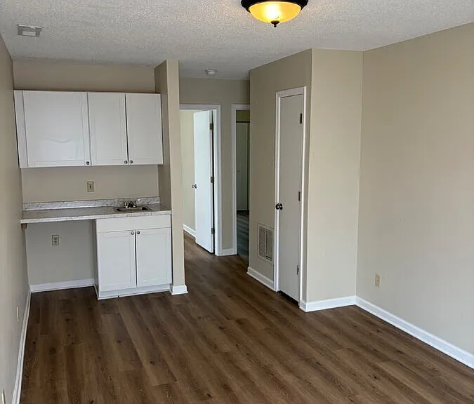 1313 Bradley Dr — Photo 6