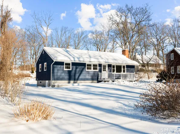 122 Lakeside Dr, Ridgefield, CT 06877