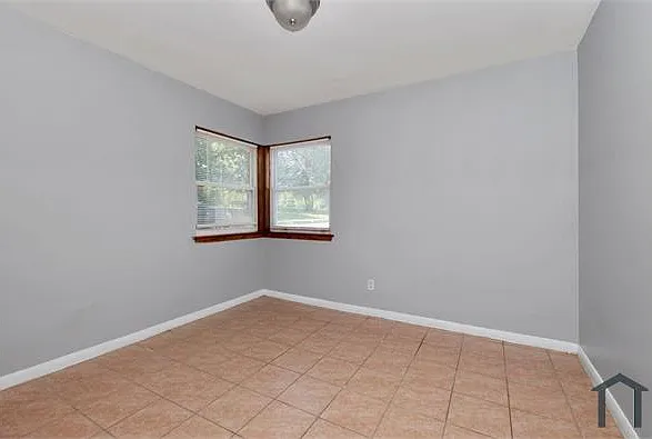 2320 W Garfield Blvd #101 — Photo 5