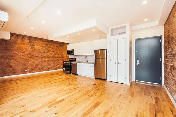 Rented by Nooklyn NYC LLC | media 9